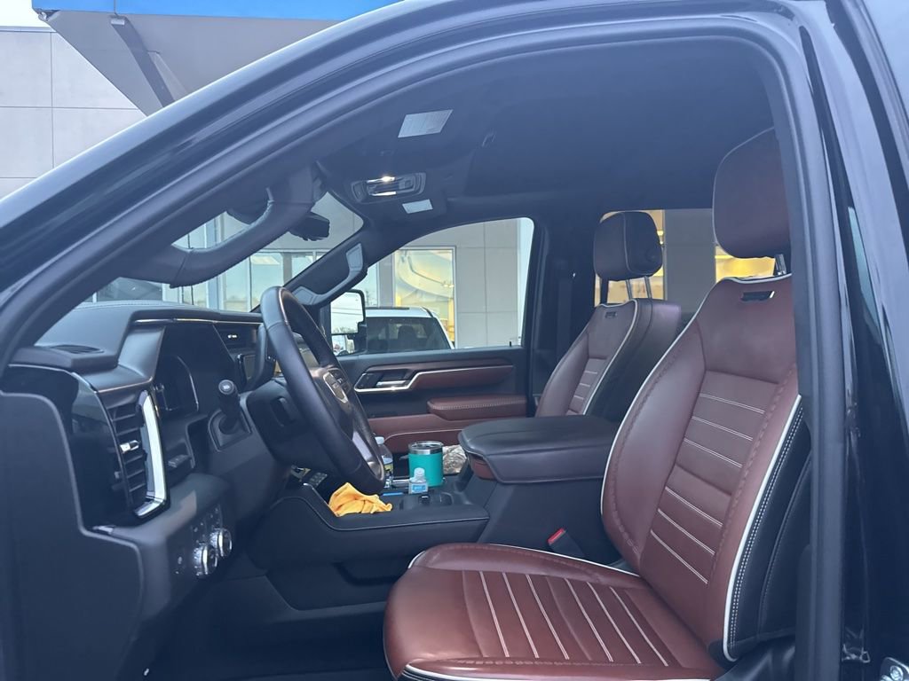 Used 2025 GMC Sierra 3500 Denali Ultimate image 10