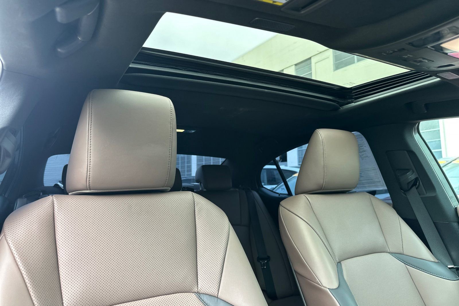Used 2025 Lexus ES 350 w/ Premium Package FWD image 19
