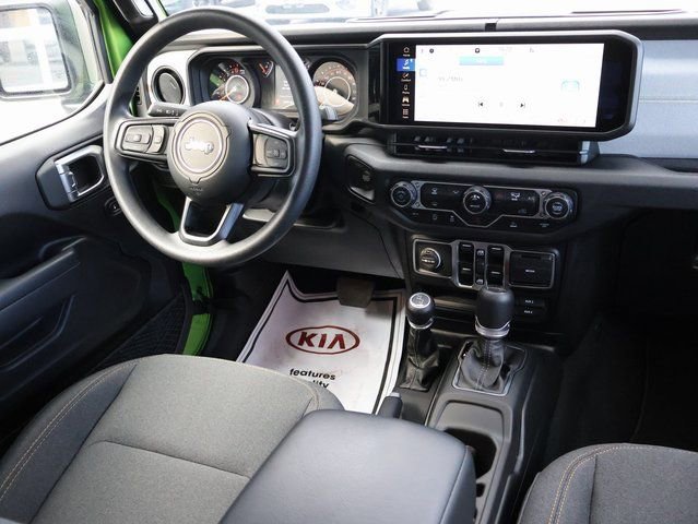 Used 2025 Jeep Gladiator Sport image 18