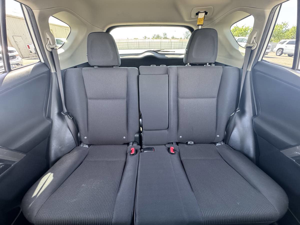 Used 2015 Toyota RAV4 LE image 32