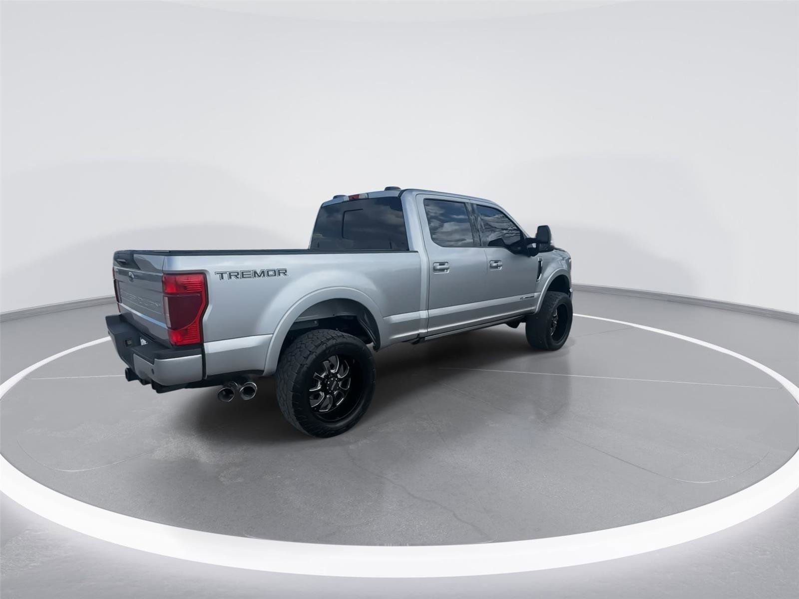Used 2022 Ford F250 Lariat w/ Tremor Off-Road Package image 8