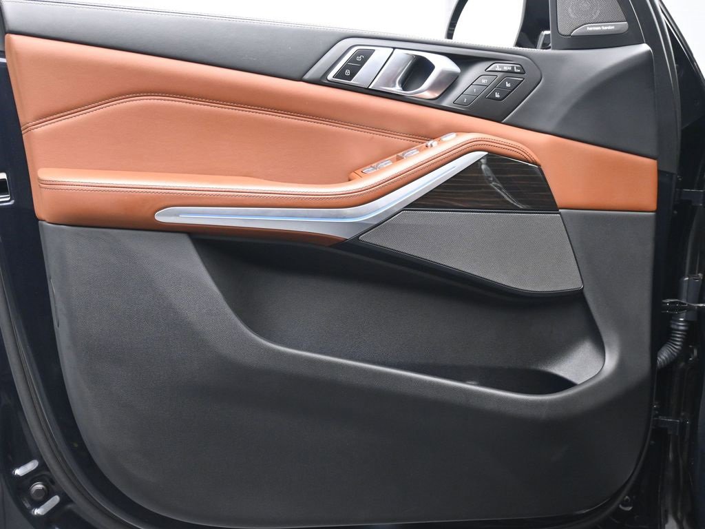 Used 2023 BMW X7 xDrive40i w/ Executive Package image 9