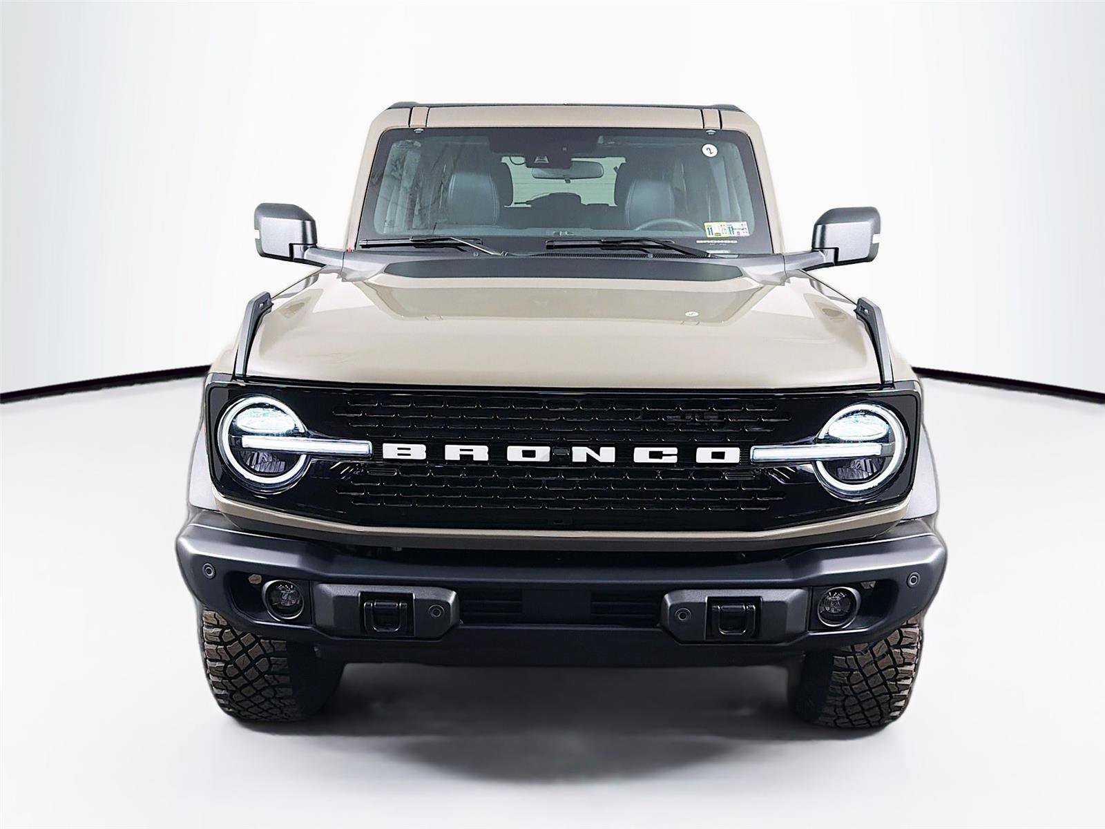 New 2025 Ford Bronco Badlands image 2