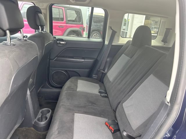 Used 2017 Jeep Patriot Latitude AWD/4WD image 7