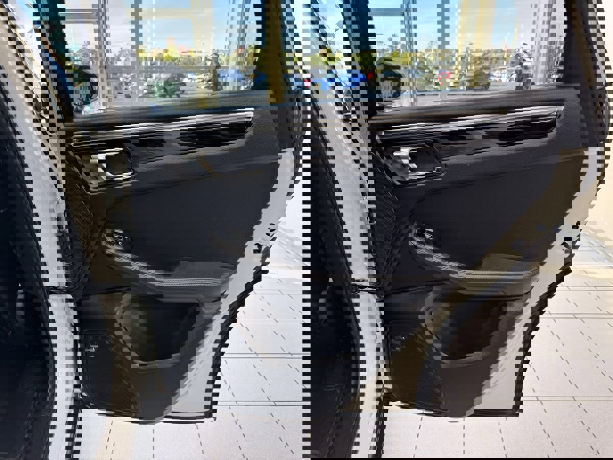 Used 2015 Porsche Macan S image 42