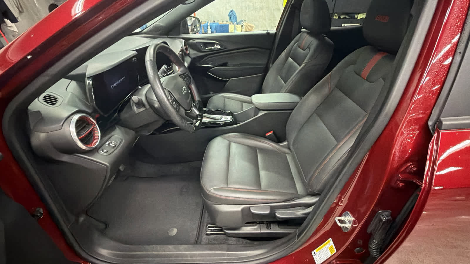 Certified 2024 Chevrolet Trax RS w/ Sunroof Package image 6