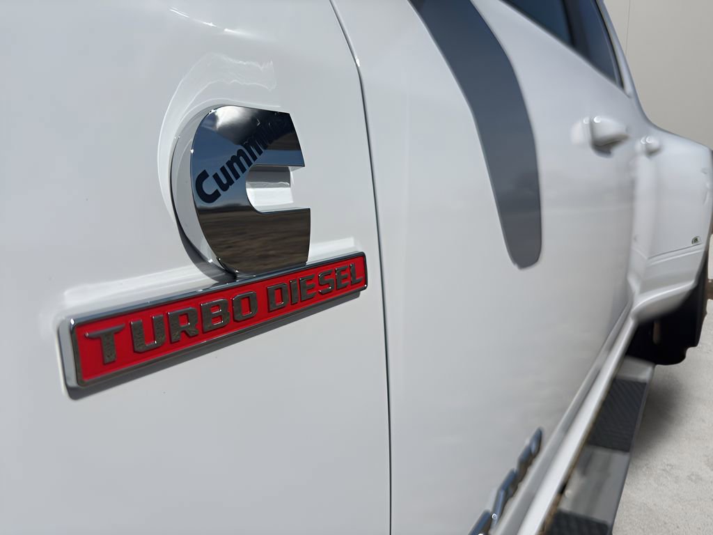 Used 2025 RAM 3500 Laramie AWD/4WD image 9