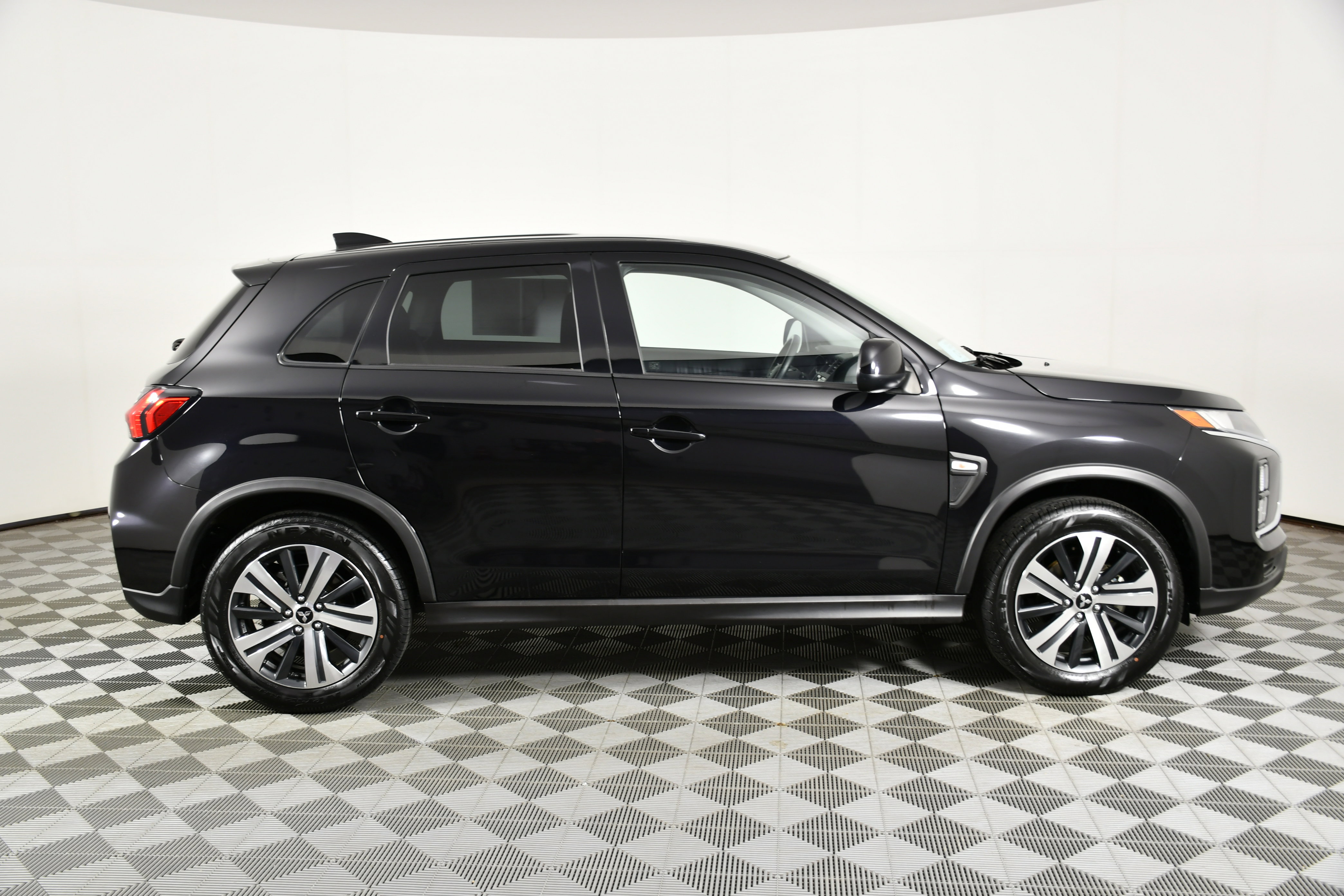 Used 2025 Mitsubishi Outlander Sport ES AWD/4WD image 5