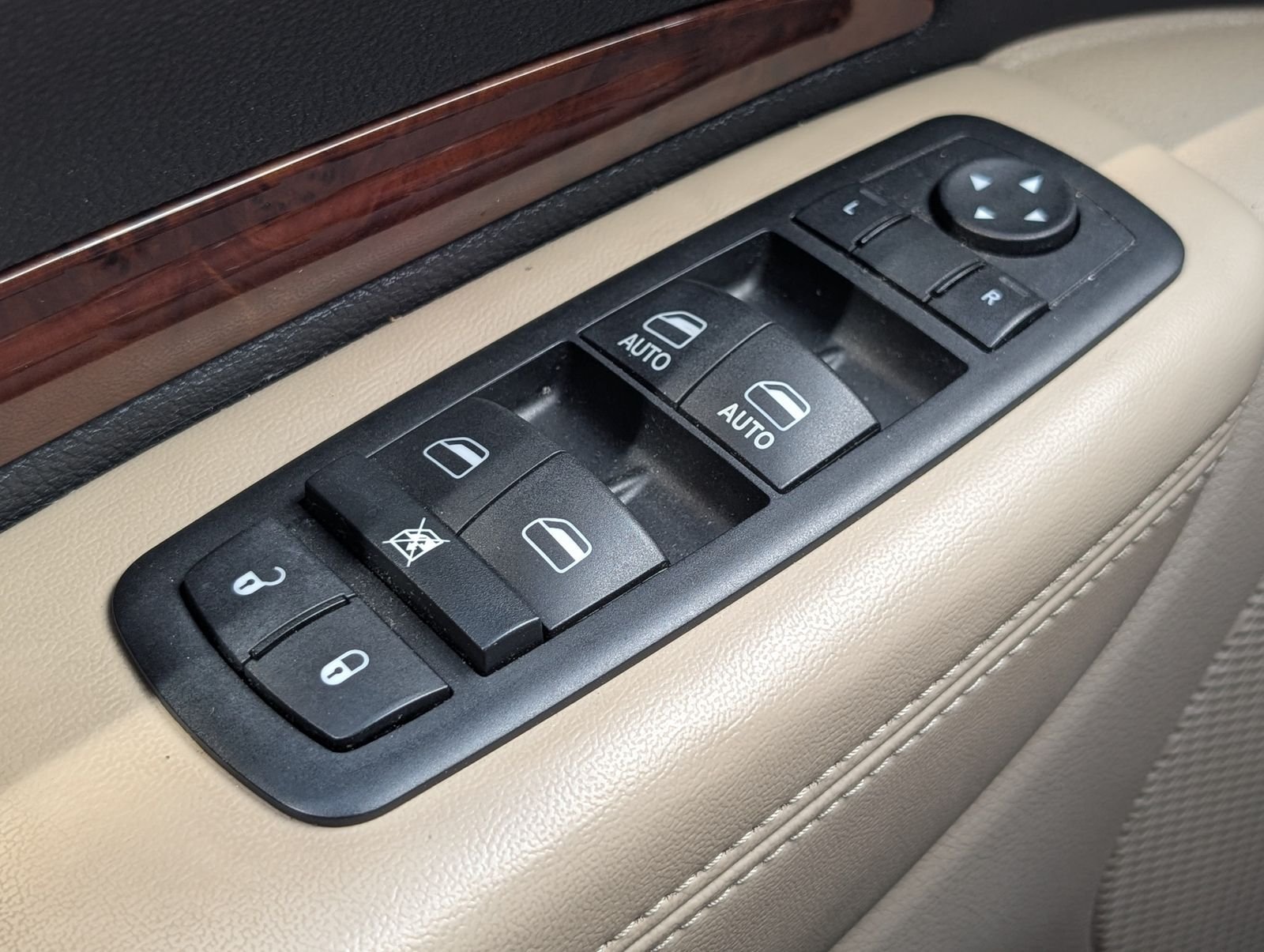 Used 2014 Dodge Durango Limited w/ Premium Group RWD image 23