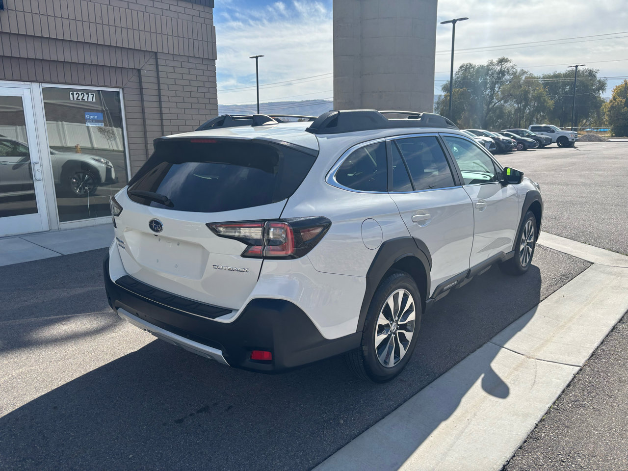 Used 2024 Subaru Outback Limited image 3