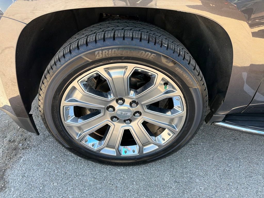 Used 2017 GMC Yukon XL Denali w/ Open Road Package AWD/4WD image 1