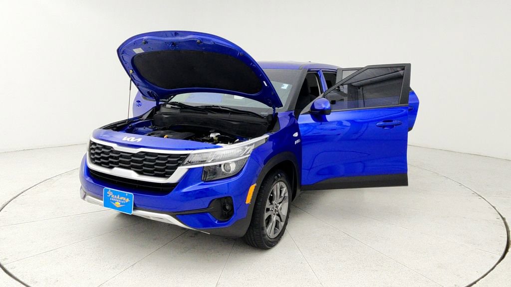 Used 2023 Kia Seltos LX image 10