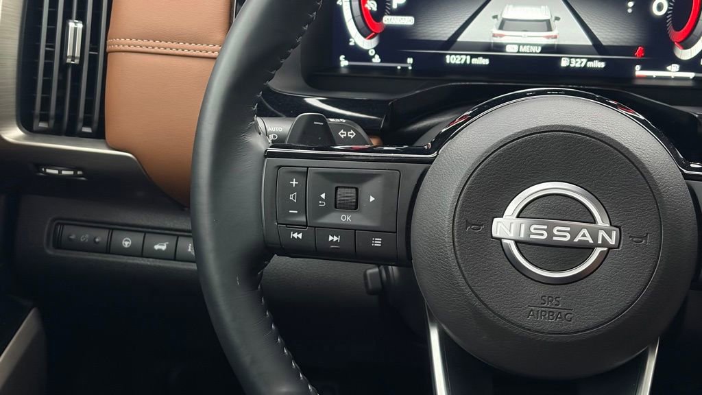 Certified 2025 Nissan Pathfinder Platinum w/ Cargo Package image 18