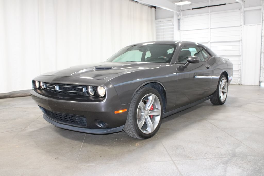 Used 2016 Dodge Challenger SXT w/ Super Sport Group (SS/T) RWD image 3