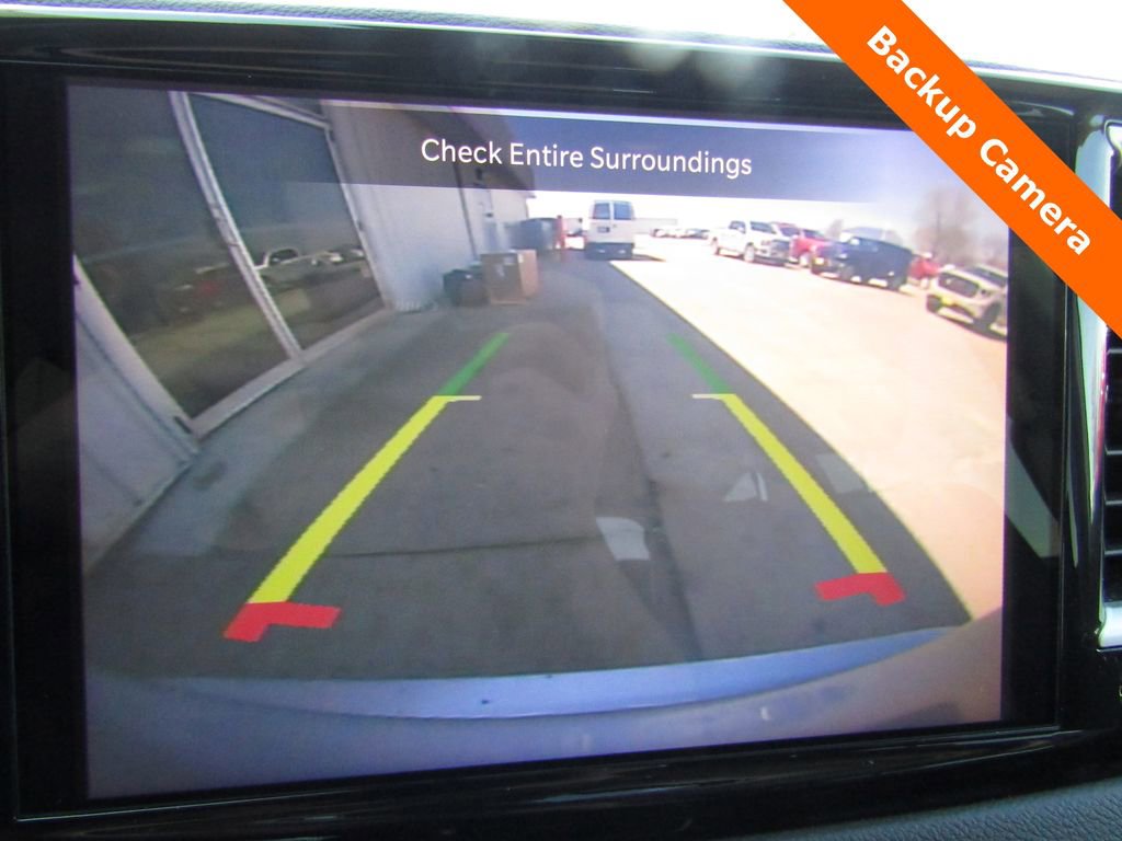 Used 2024 Chrysler Pacifica Touring-L image 15