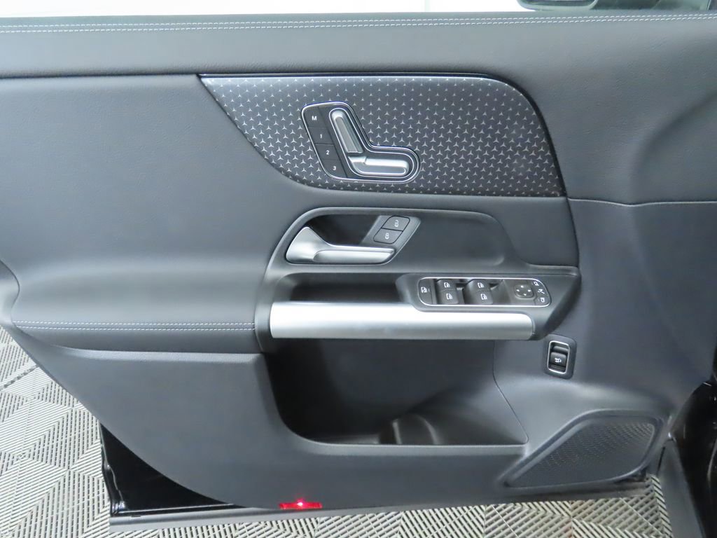 Certified 2025 Mercedes-Benz GLA 250 image 24