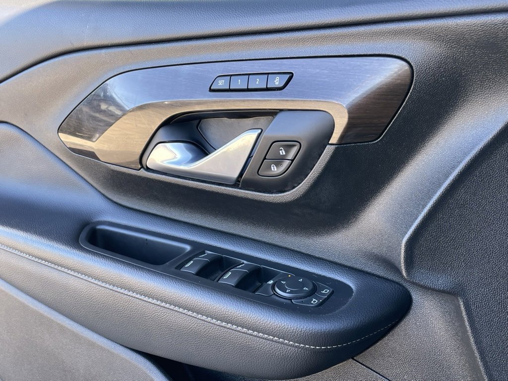 Used 2020 GMC Terrain Denali w/ Denali Premium Package image 18