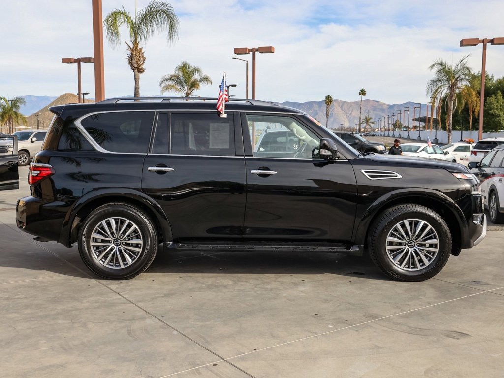 Used 2023 Nissan Armada SL w/ Captain's Chairs Package image 3