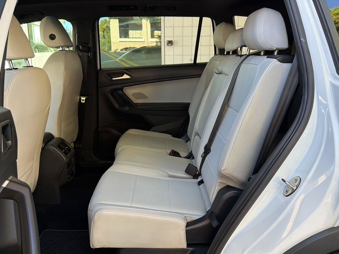 Certified 2021 Volkswagen Tiguan SE R-Line FWD image 16