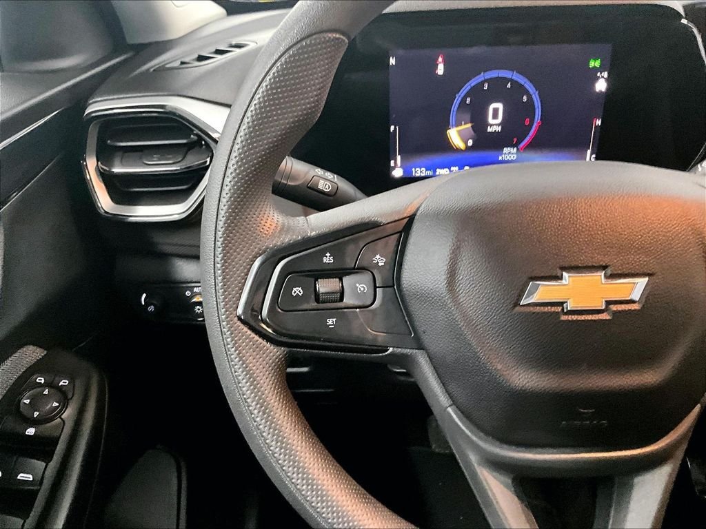 Used 2025 Chevrolet TrailBlazer LT AWD/4WD image 23