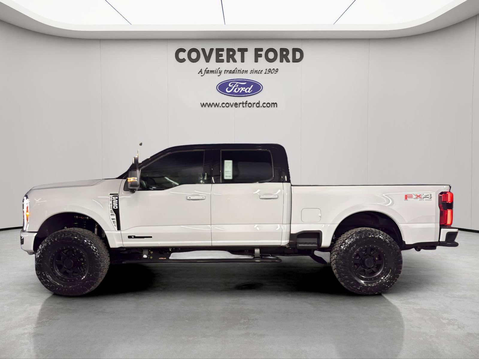 New 2026 Ford F250 Platinum w/ Platinum Plus Package image 2