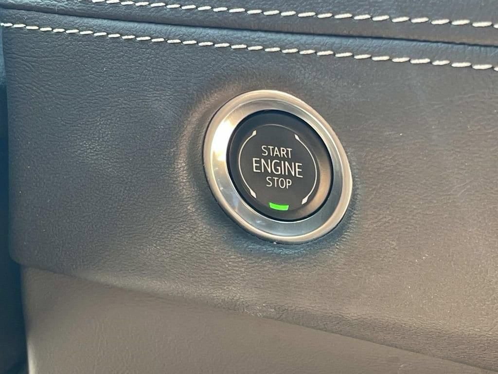 Certified 2025 Cadillac Escalade Sport AWD/4WD image 39