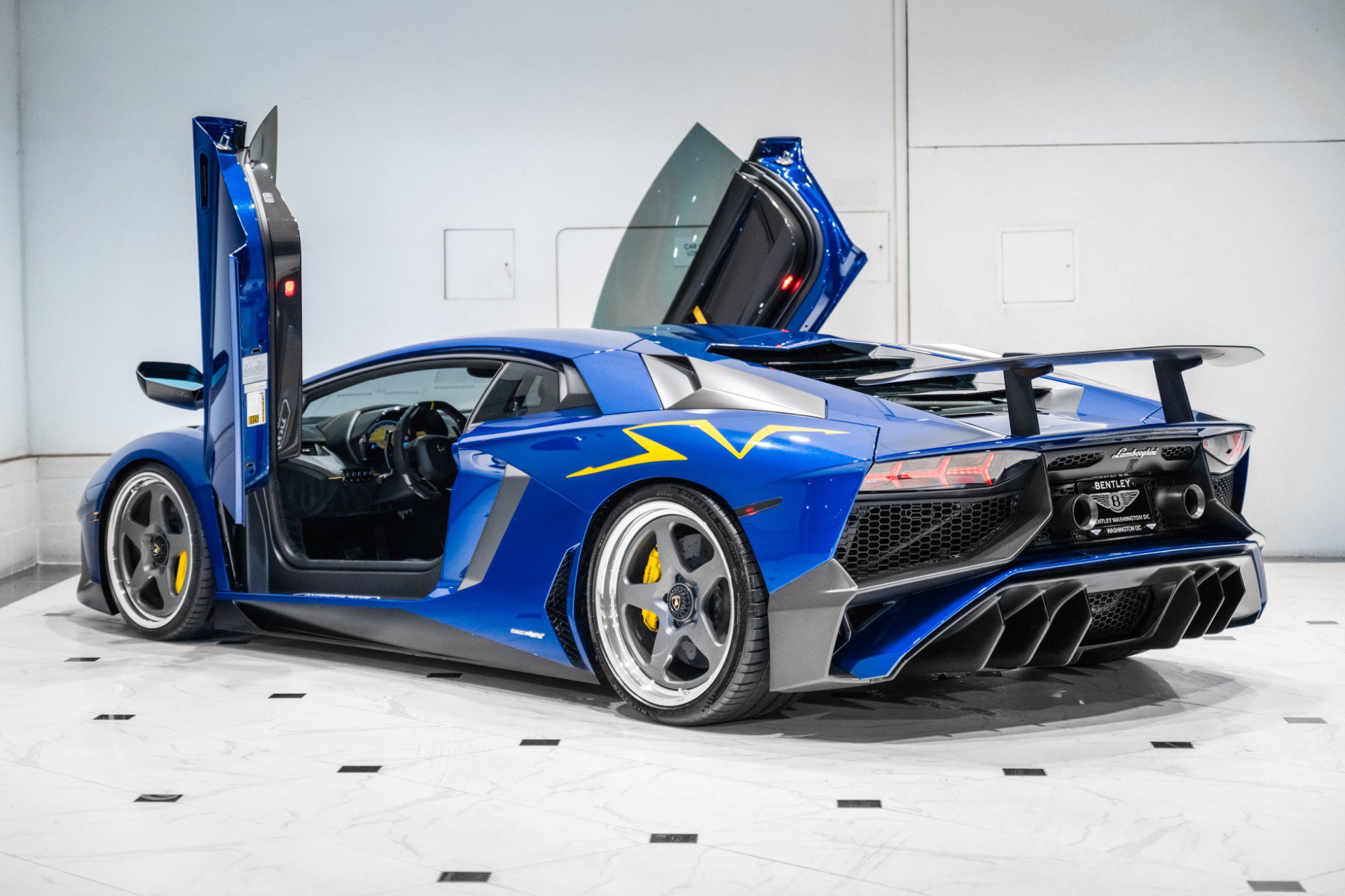 Used 2016 Lamborghini Aventador LP 750-4 Superveloce AWD/4WD image 13