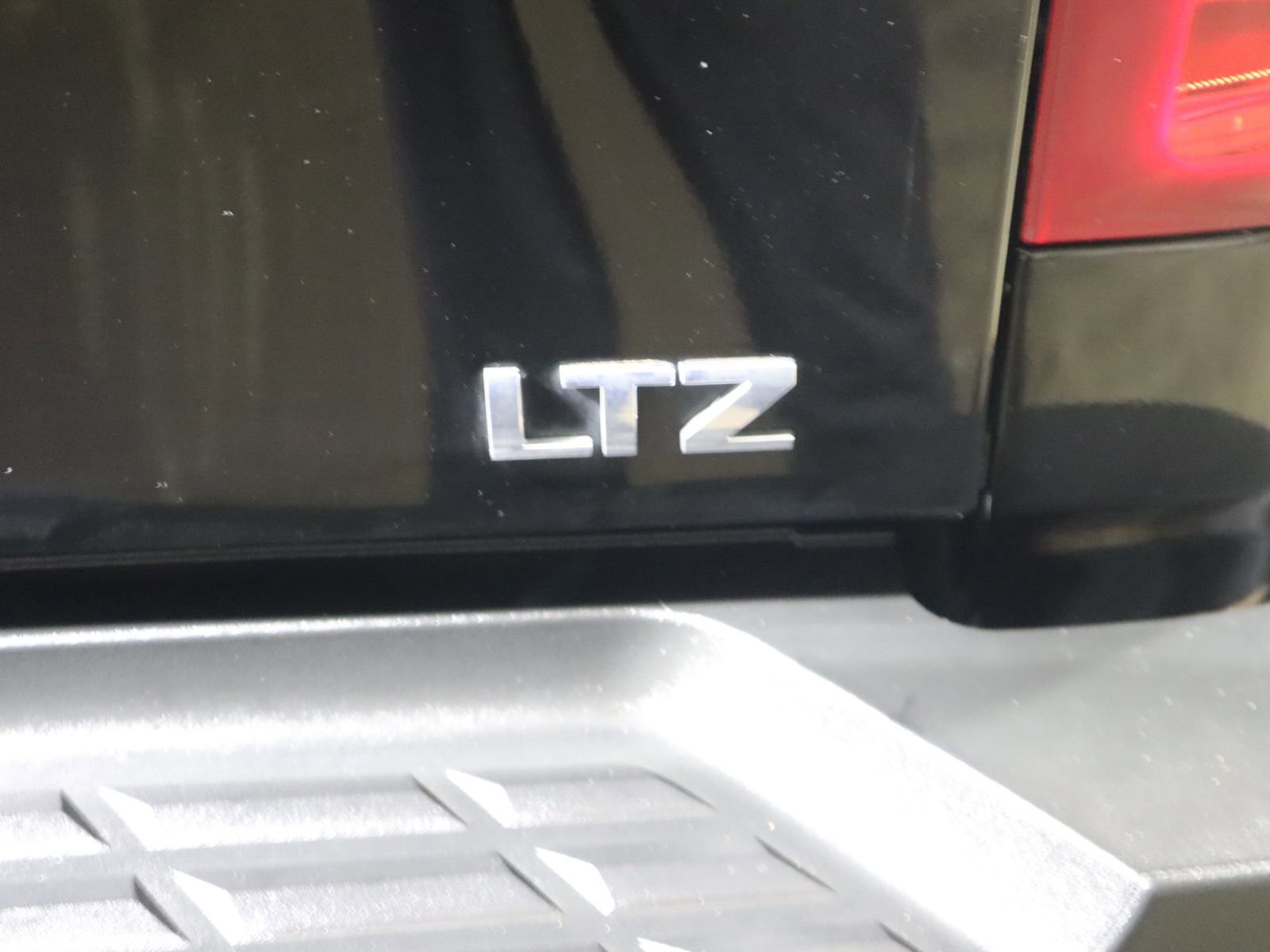 Used 2012 Chevrolet Silverado 2500 LTZ w/ LTZ Plus Package AWD/4WD image 13