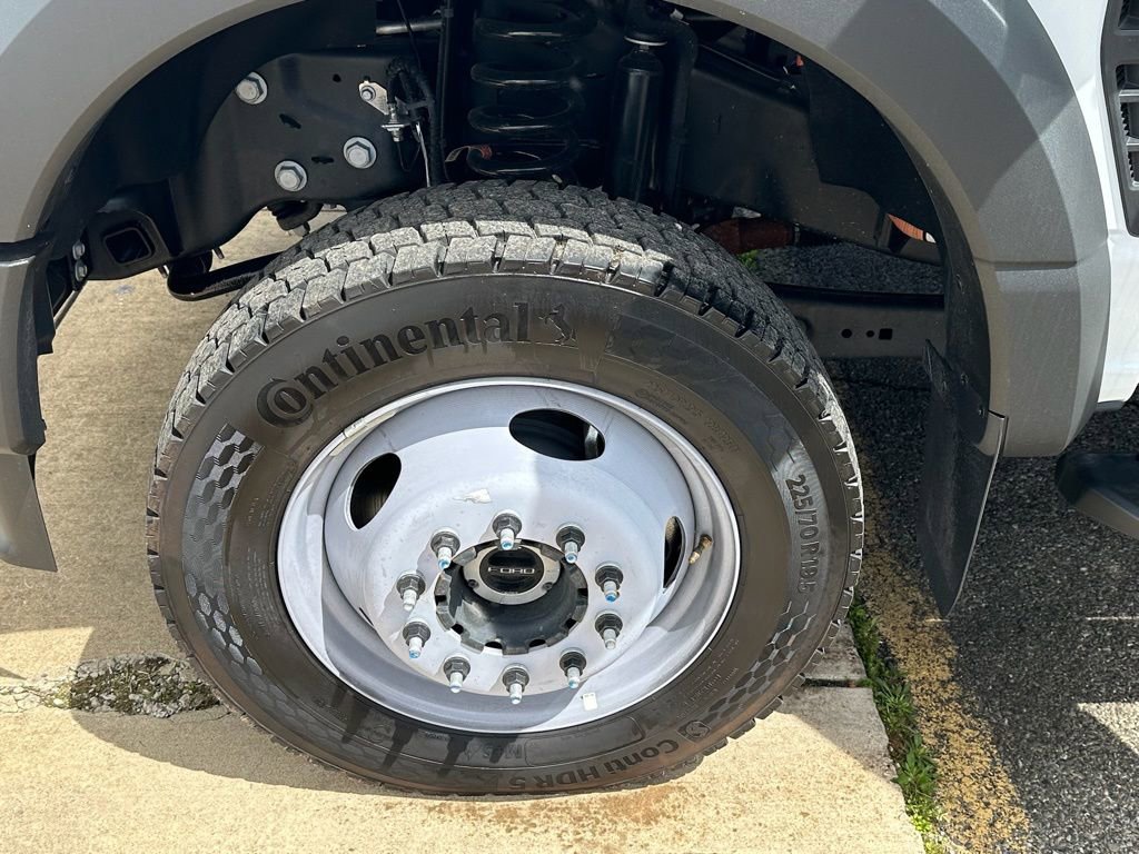 New 2025 Ford F550 4x4 Supercab Super Duty image 29