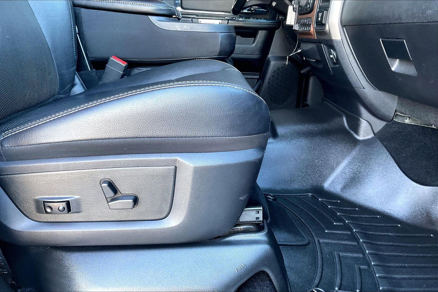 Used 2016 RAM 2500 Laramie image 21