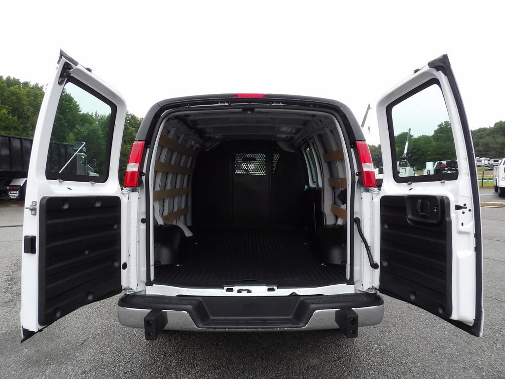 Used 2025 GMC Savana 2500 w/ Driver Convenience Package RWD image 42