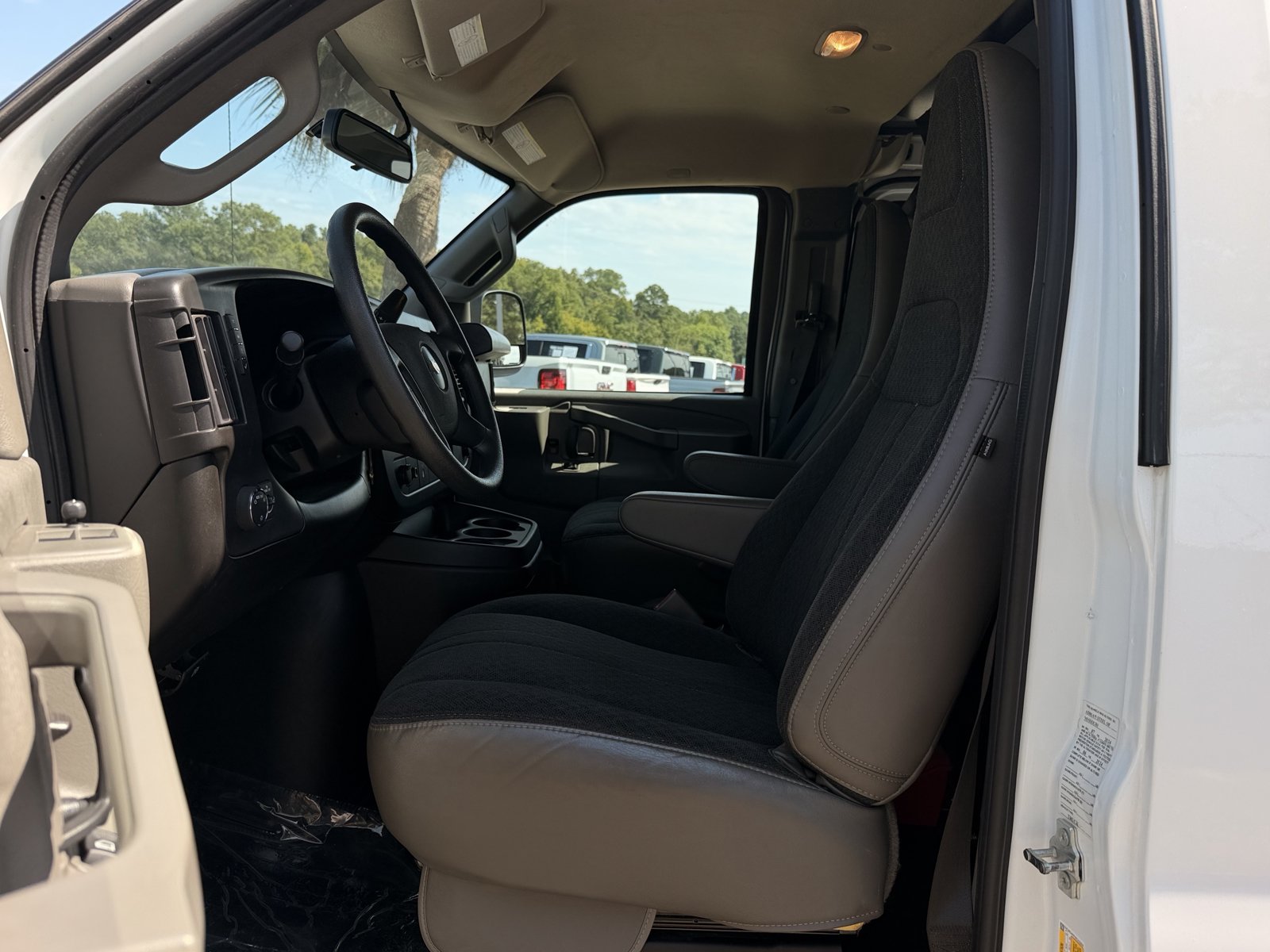 Used 2024 Chevrolet Express 2500 w/ Driver Convenience Package RWD image 14