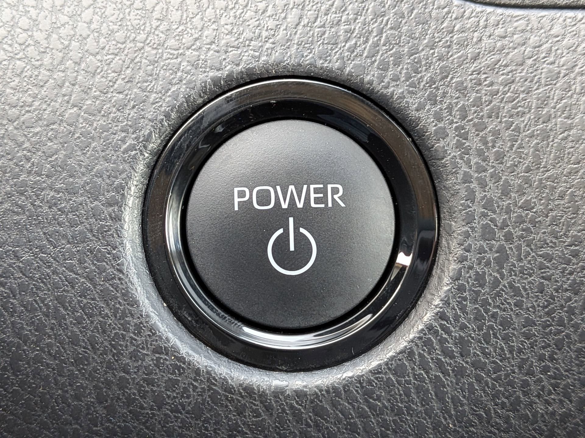 Used 2025 Toyota Camry LE image 29