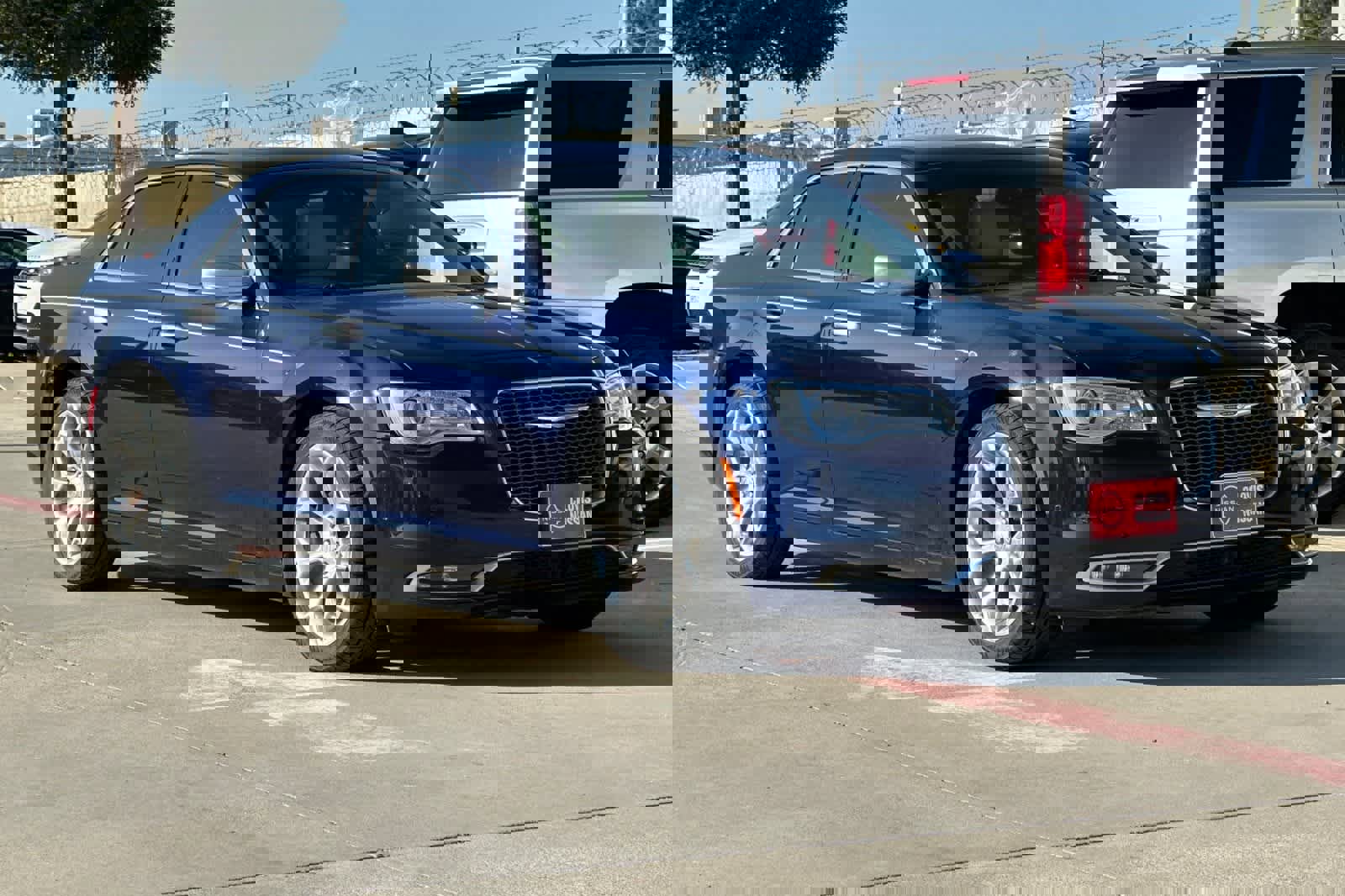 Used 2016 Chrysler 300 C Platinum w/ Safetytec Plus Group image 10