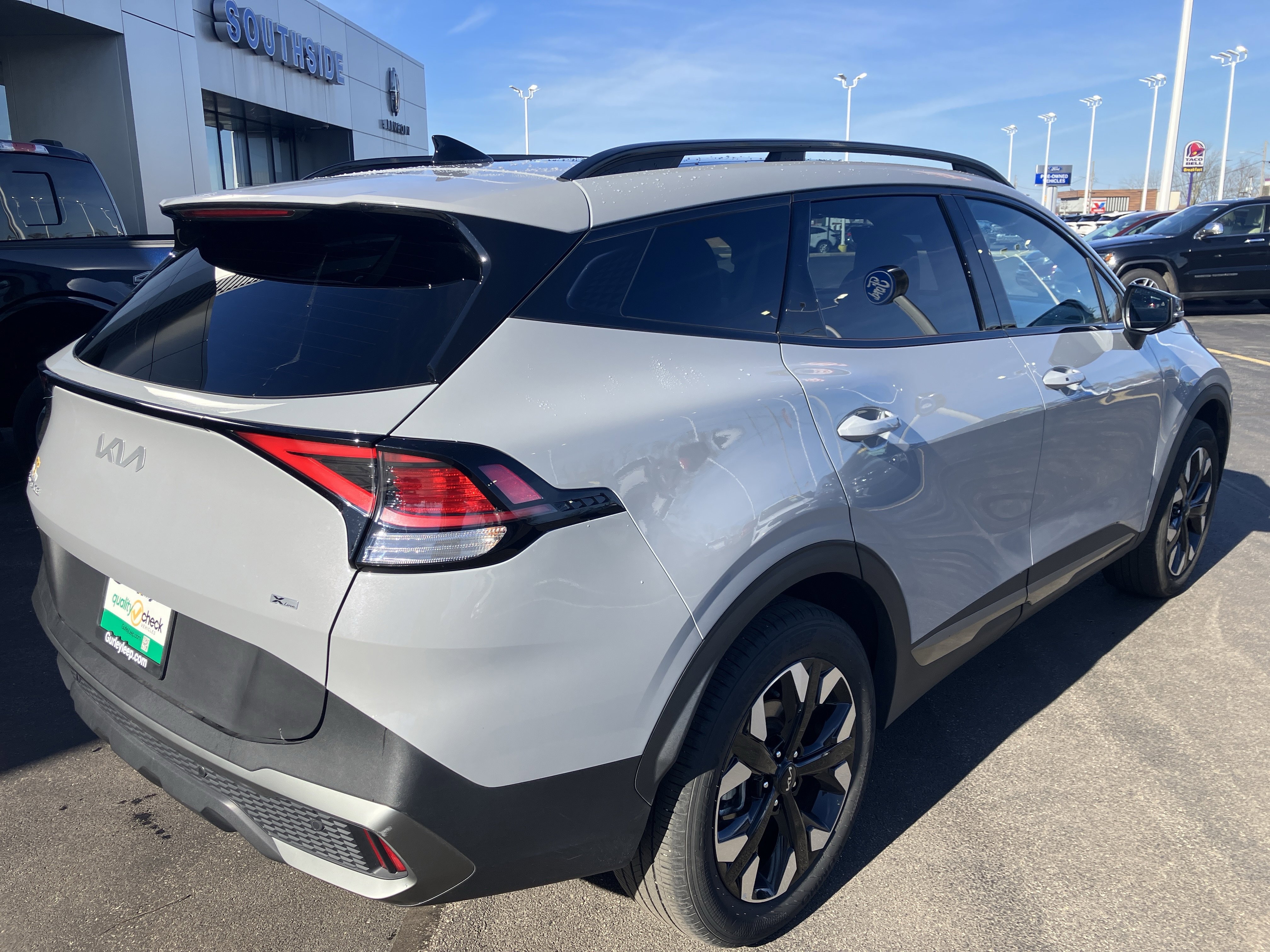 Used 2023 Kia Sportage X-Line w/ X-Line Premium Package image 7