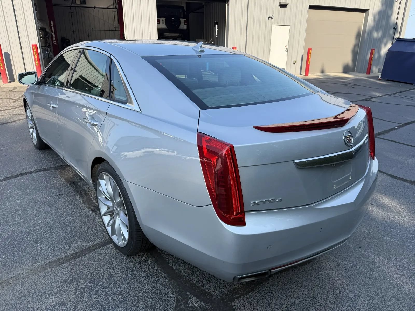 Used 2013 Cadillac XTS Platinum AWD/4WD image 2