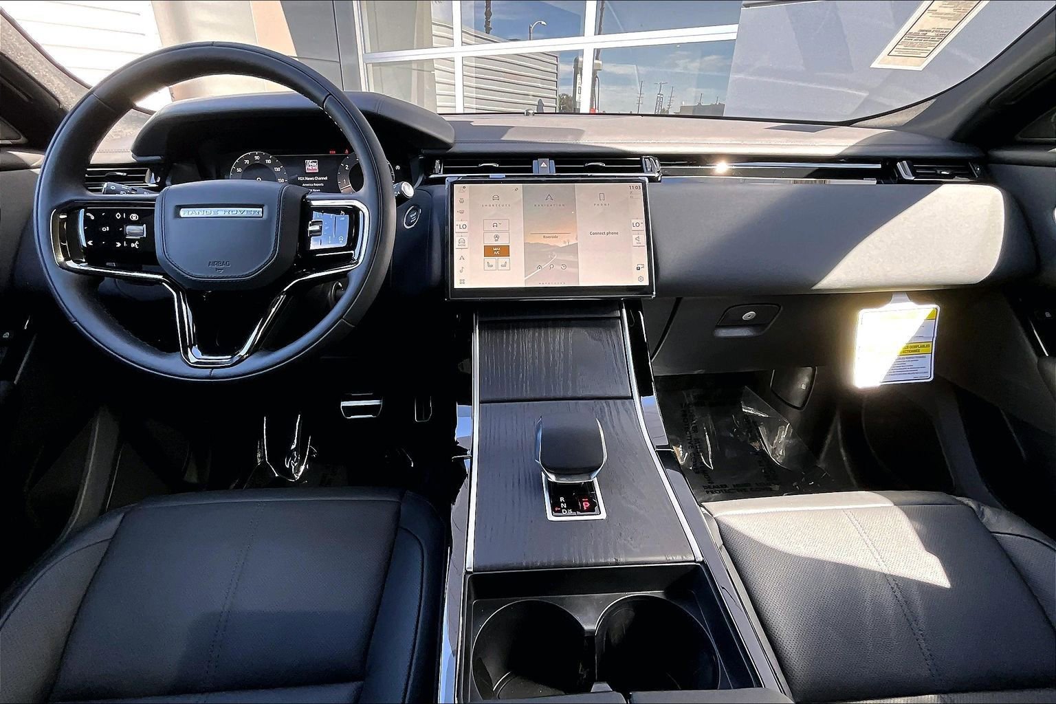 New 2026 Land Rover Range Rover Velar Dynamic SE image 5