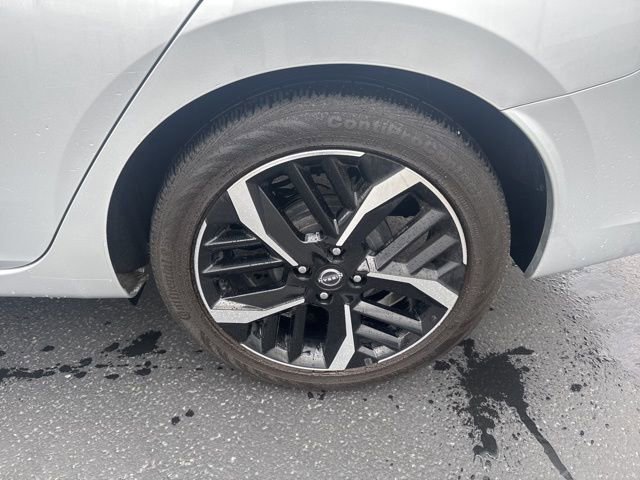 Used 2024 Nissan Versa SR image 15