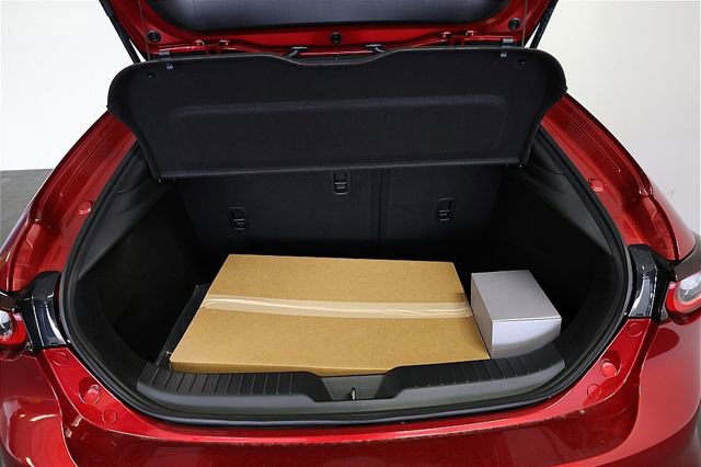 New 2026 MAZDA MAZDA3 Hatchback w/Premium Plus Pkg image 15
