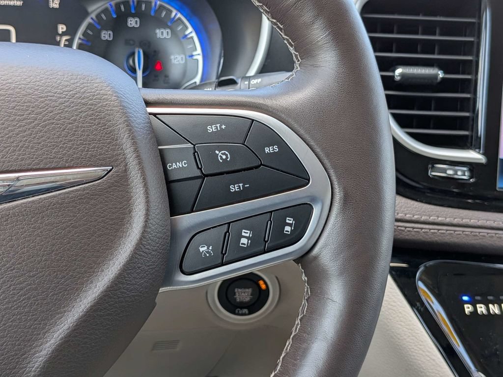 Used 2021 Chrysler Pacifica Touring-L w/ Premium & Safety Sphere Group FWD image 26