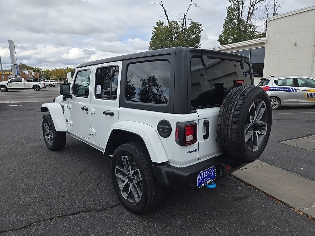 Used 2024 Jeep Wrangler Unlimited AWD/4WD image 8
