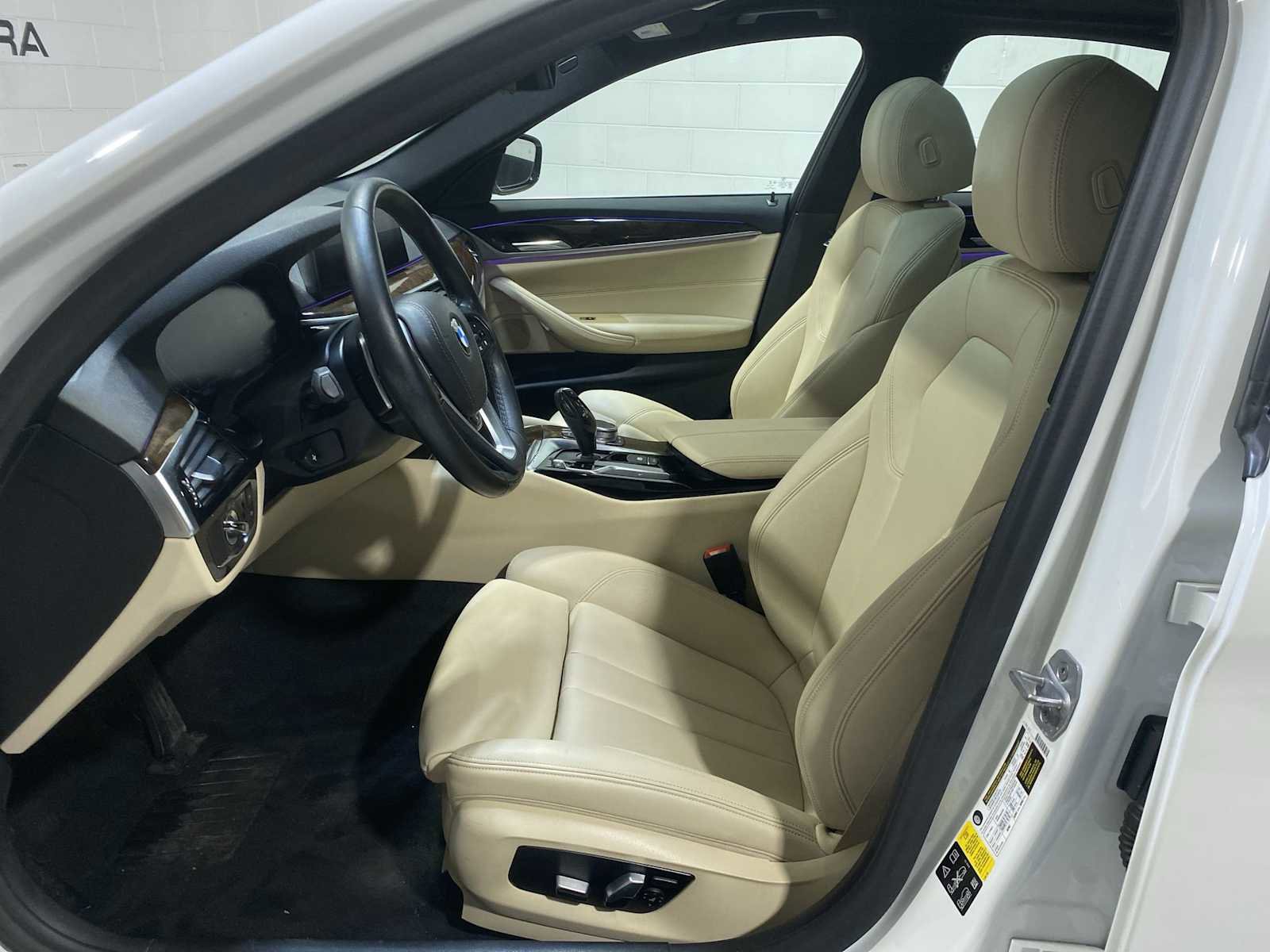 Used 2020 BMW 530i xDrive w/ Convenience Package image 2