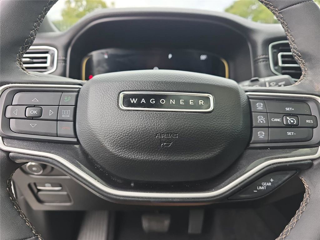 Used 2023 Jeep Wagoneer 4WD w/ Premium Group I image 28