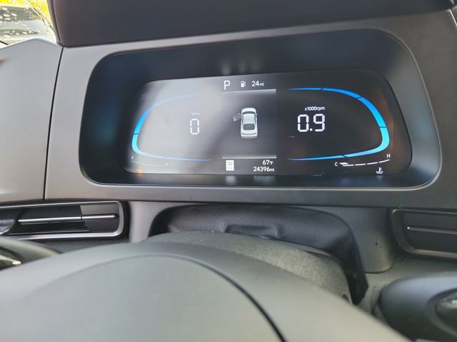 Used 2025 Hyundai Elantra Sport image 14