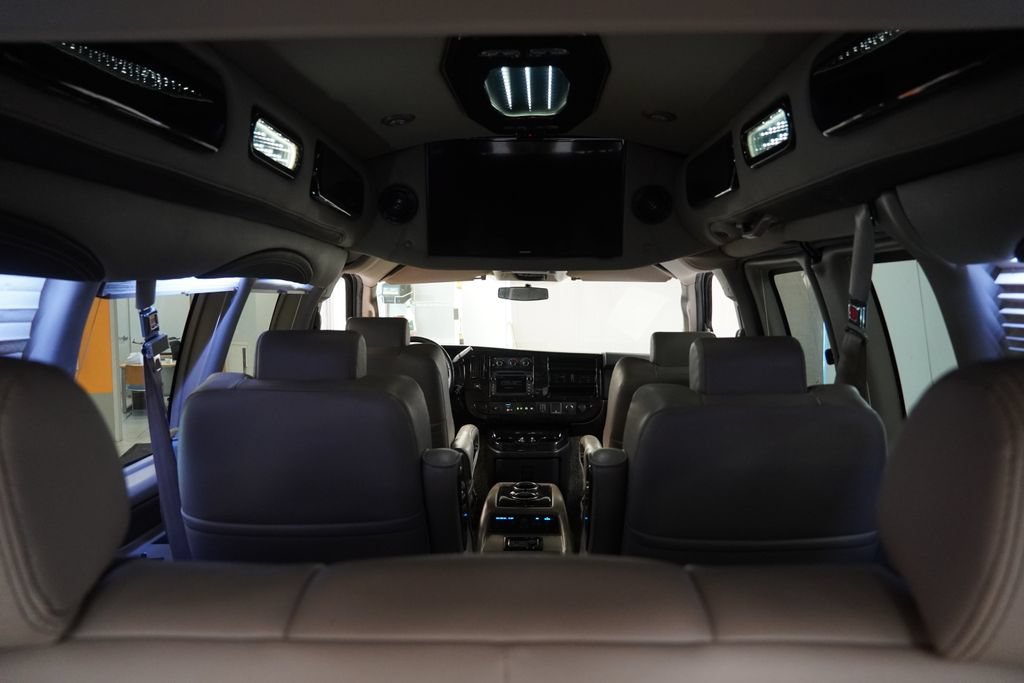 Used 2016 GMC Savana 2500 RWD image 10