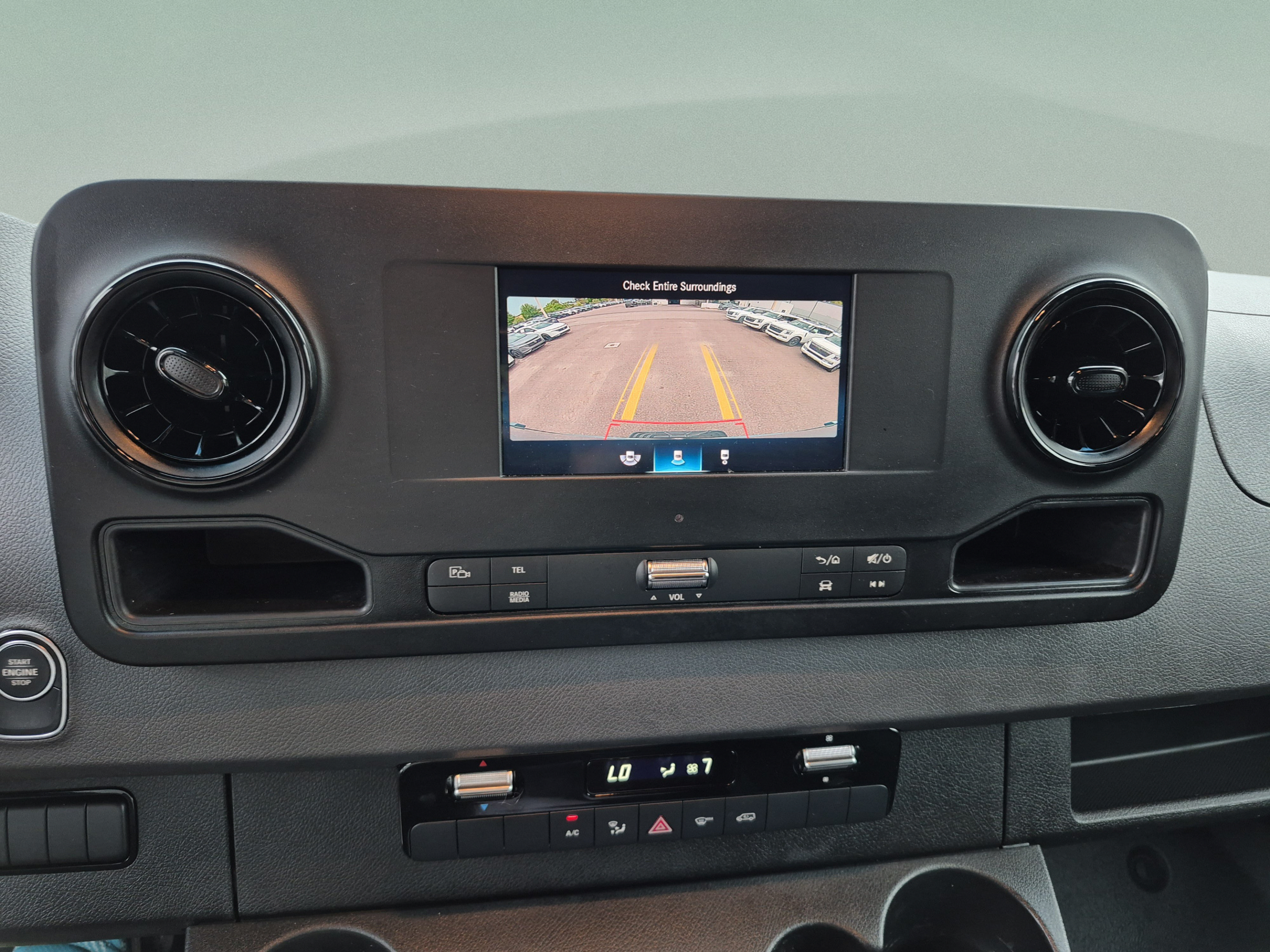 Used 2024 Mercedes-Benz Sprinter 2500 image 18