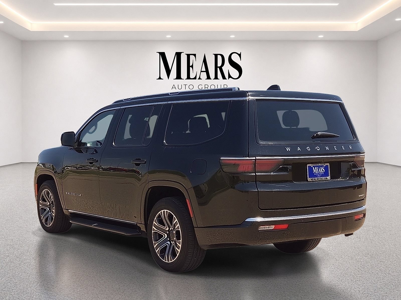Used 2024 Jeep Wagoneer Series II w/ Flexible Seating Group AWD/4WD image 3