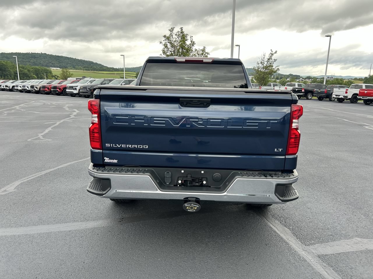 Used 2023 Chevrolet Silverado 1500 LT AWD/4WD image 6