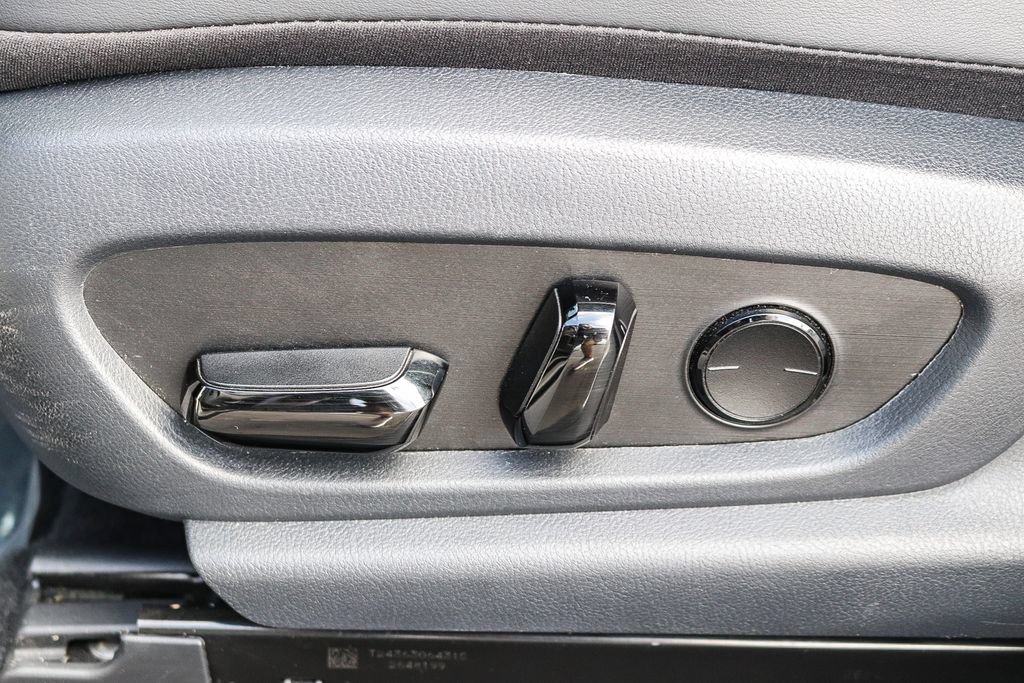 Used 2025 Lexus ES 300h w/ Premium Package FWD image 21