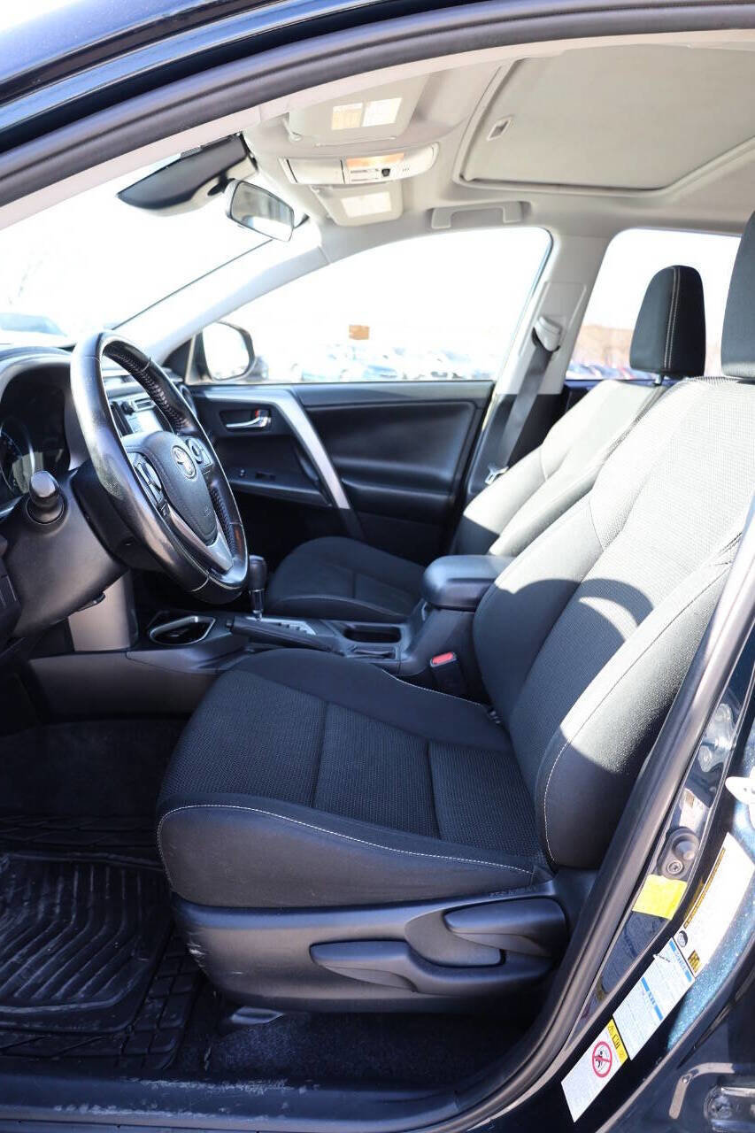 Used 2018 Toyota RAV4 XLE AWD/4WD image 13